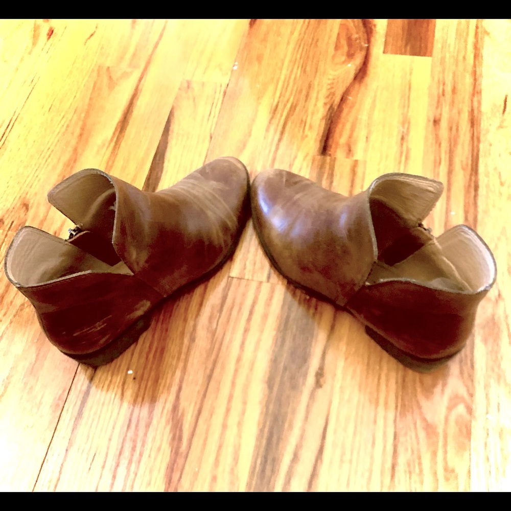 Splendid rugged brown booties